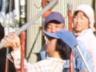 「曲がってる?」「いいんじゃない」「クボさんがカメラで確認…」